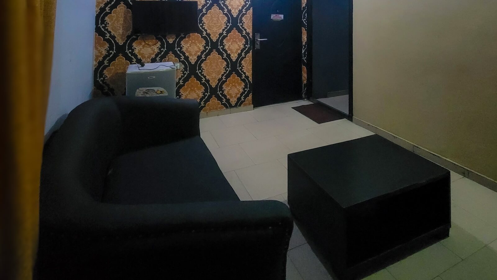 PRIORITY DELUXE SUITE